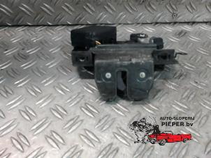 Used Tailgate lock mechanism Volvo 850 Estate 2.5i 10V Price on request offered by Autosloperij Pieper BV