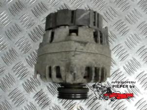 Dynamo från en Renault Twingo (C06) 1.2 16V 2006