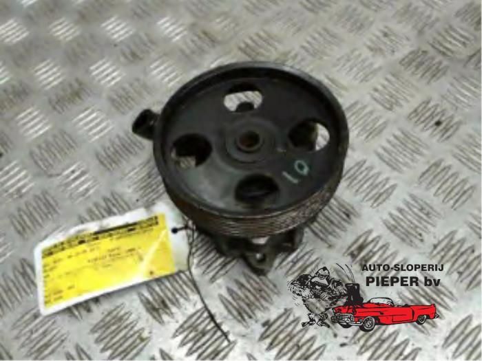 Usagé Pompe de direction Peugeot 406 (8B) 1.9 dt Prix € 52,50 Règlement à la marge proposé par Autosloperij Pieper BV