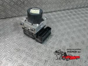 Used ABS pump Ford Focus Price on request offered by Autosloperij Pieper BV