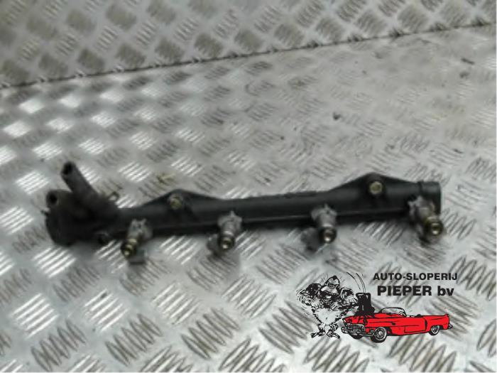 Usagé Système d'injection Volkswagen Polo III (6N1) 1.6i 75 Prix € 36,75 Règlement à la marge proposé par Autosloperij Pieper BV
