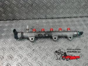 Used Fuel injector nozzle Renault Trafic New (FL) 2.0 dCi 16V 90 Price on request offered by Autosloperij Pieper BV