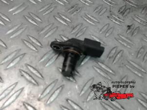 Used Camshaft sensor Renault Trafic New (FL) 2.0 dCi 16V 90 Price on request offered by Autosloperij Pieper BV