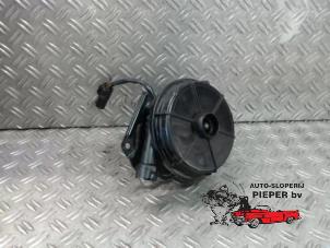 Used Secondary pump BMW 3 serie Touring (E46/3) 318i 16V Price on request offered by Autosloperij Pieper BV