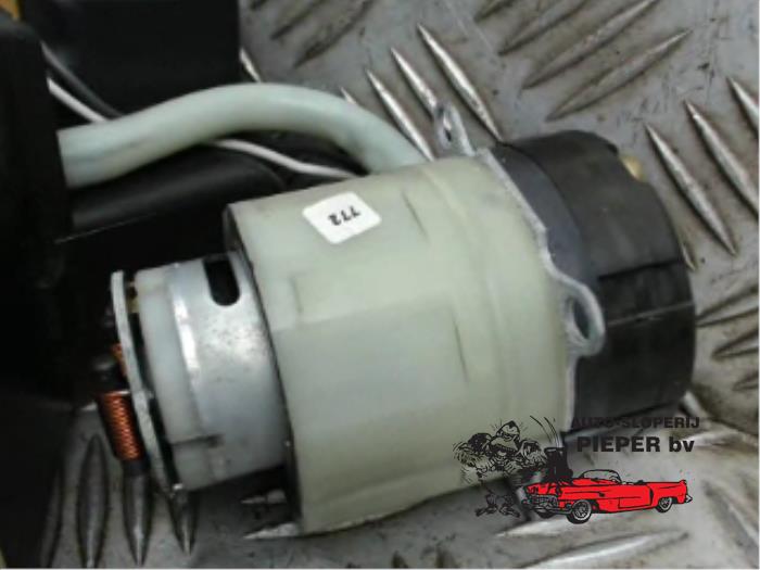 Central locking motor from a Mercedes-Benz A (W168) 1.9 A-190 2000