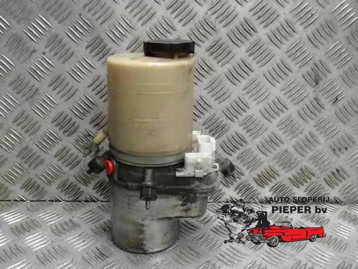 Usagé Pompe de direction Opel Vectra C Caravan 3.0 CDTI V6 24V Prix € 75,00 Règlement à la marge proposé par Autosloperij Pieper BV