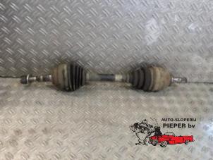Used Front drive shaft, left Opel Zafira (F75) 1.6 16V Price on request offered by Autosloperij Pieper BV