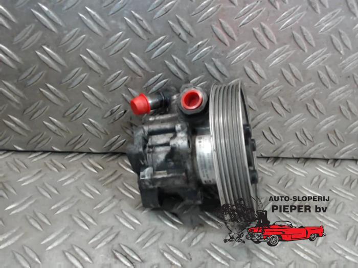 Usagé Pompe de direction Audi A4 Avant (B6) 2.5 TDI 24V Prix € 42,00 Règlement à la marge proposé par Autosloperij Pieper BV