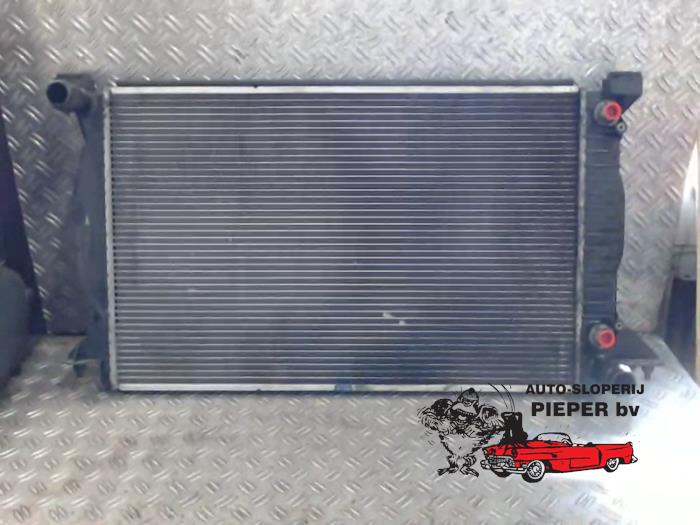 Usagé Radiateur Audi A4 Avant (B6) 2.5 TDI 24V Prix € 42,00 Règlement à la marge proposé par Autosloperij Pieper BV