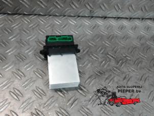 Used Heater resistor Peugeot 1007 (KM) 1.4 Price on request offered by Autosloperij Pieper BV