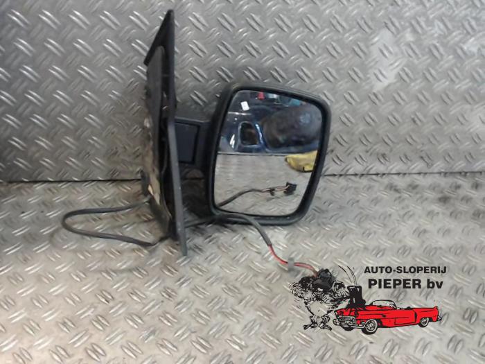 Wing mirror, right from a Mercedes-Benz Vito (638.0) 2.2 CDI 108 16V 2001