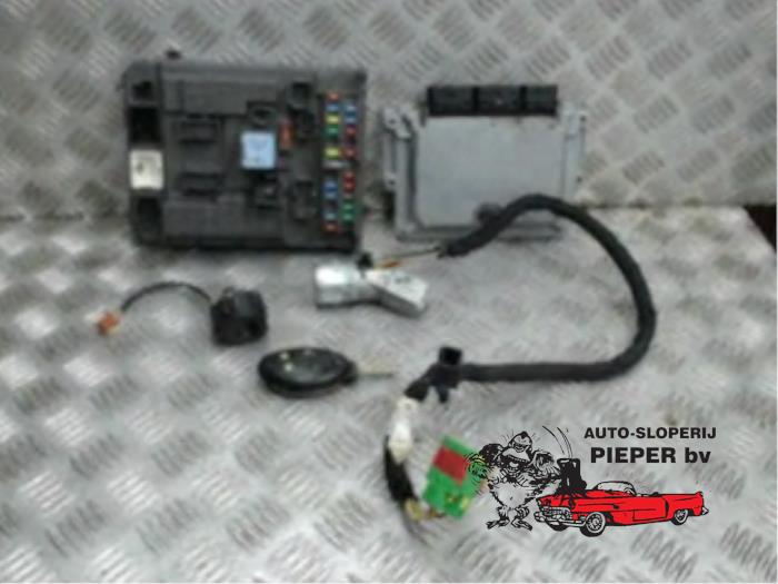 Used Engine management computer Citroen C8 (EA/EB) 3.0 V6 24V Price € 131,25 Margin scheme offered by Autosloperij Pieper BV