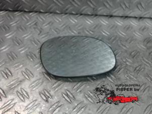 Used Mirror glass, right Peugeot 206 SW (2E/K) 1.6 16V Price on request offered by Autosloperij Pieper BV