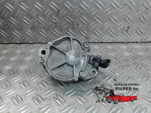 Used Vacuum pump (diesel) Ford Focus 2 1.6 TDCi 16V 90 Price on request offered by Autosloperij Pieper BV