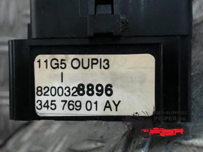 Indicator switch from a Renault Laguna II (BG) 2.0 16V 2005