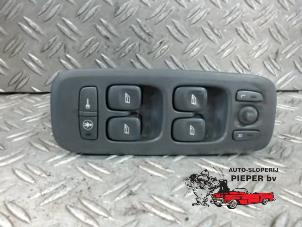 Used Electric window switch Volvo V70 (SW) 2.4 20V 170 Price on request offered by Autosloperij Pieper BV