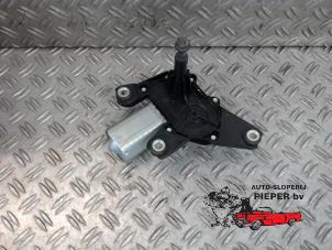 Used Rear wiper motor Renault Twingo II (CN) 1.2 Price on request offered by Autosloperij Pieper BV
