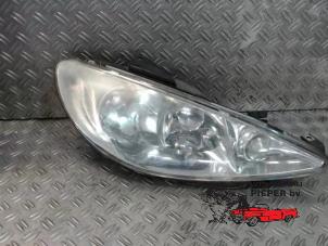 Used Headlight, right Peugeot 206 (2A/C/H/J/S) 1.4 XR,XS,XT,Gentry Price on request offered by Autosloperij Pieper BV