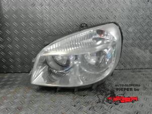Used Headlight, left Fiat Doblo Cargo (223) 1.9 JTD Price on request offered by Autosloperij Pieper BV