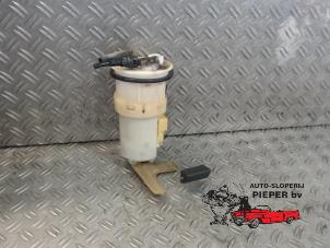 Used Petrol pump Toyota Yaris (P1) 1.3 16V VVT-i Price on request offered by Autosloperij Pieper BV