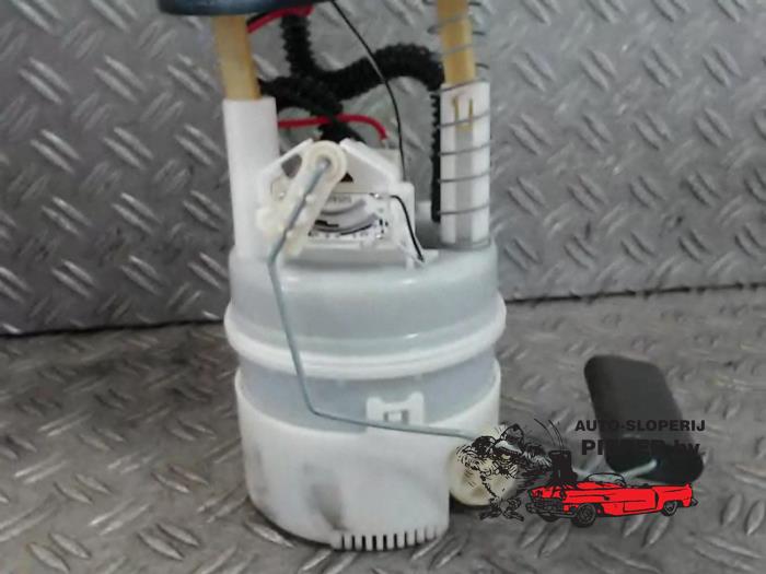 Bomba de gasolina de un MINI Mini (R56) 1.6 16V Cooper 2012
