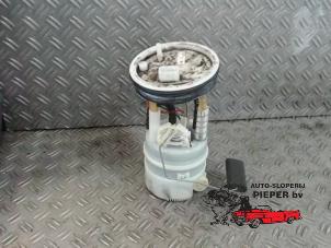 Usagé Pompe essence Mini Mini (R56) 1.6 16V Cooper Prix € 52,50 Règlement à la marge proposé par Autosloperij Pieper BV