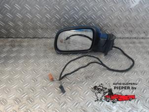 Used Wing mirror, left Peugeot 307 CC (3B) 2.0 16V Price on request offered by Autosloperij Pieper BV