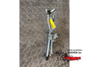 Used Wiper motor + mechanism BMW 3 serie (E46/2) 320 Cd 16V Price on request offered by Autosloperij Pieper BV