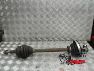 Used Front drive shaft, left Renault Clio II Societe (SB) 1.5 dCi 80 Price € 36,75 Margin scheme offered by Autosloperij Pieper BV