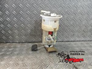 Used Petrol pump Toyota Yaris (P1) 1.3 16V VVT-i Price on request offered by Autosloperij Pieper BV