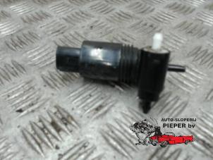 Używane Pompa spryskiwacza przód Mini Mini (R56) 1.6 16V Cooper Cena € 15,75 Procedura marży oferowane przez Autosloperij Pieper BV