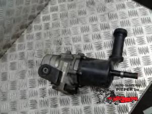 Used Power steering pump Citroen C4 Coupé (LA) 1.4 16V Price on request offered by Autosloperij Pieper BV