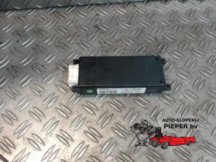 Używane Modul Bluetooth Peugeot 1007 (KM) 1.6 GTI,Gentry 16V Cena € 42,00 Procedura marży oferowane przez Autosloperij Pieper BV