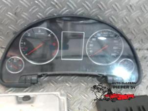 Engine management computer from a Audi A4 Avant (B6) 2.5 TDI 24V 2003
