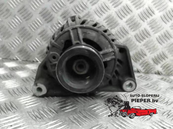 Begagnade Dynamo BMW 3 serie (E36/4) 318i Pris € 42,00 Marginaltabell erbjuds av Autosloperij Pieper BV