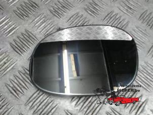 Used Mirror glass, left Peugeot 206 (2A/C/H/J/S) 1.4 XR,XS,XT,Gentry Price € 10,50 Margin scheme offered by Autosloperij Pieper BV