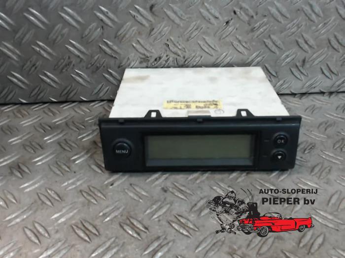 Begagnade Innerdisplay Nissan Micra (K12) 1.4 16V Pris € 26,25 Marginaltabell erbjuds av Autosloperij Pieper BV