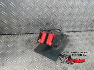 Gebrauchte Sicherheitsgurt Schließe Mitte hinten Mini Mini (R56) 1.6 16V Cooper Preis auf Anfrage angeboten von Autosloperij Pieper BV