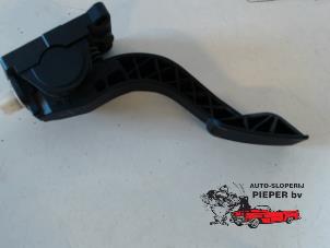 Usados Acelerador Peugeot 107 1.0 12V Precio € 26,25 Norma de margen ofrecido por Autosloperij Pieper BV