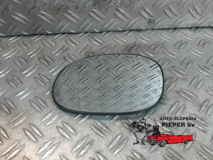 Mirror glass, left from a Peugeot 206 (2A/C/H/J/S) 1.6 16V 2004