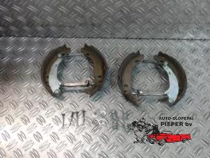 Used Brake shoe Renault Clio II (BB/CB) 1.2 Price on request offered by Autosloperij Pieper BV