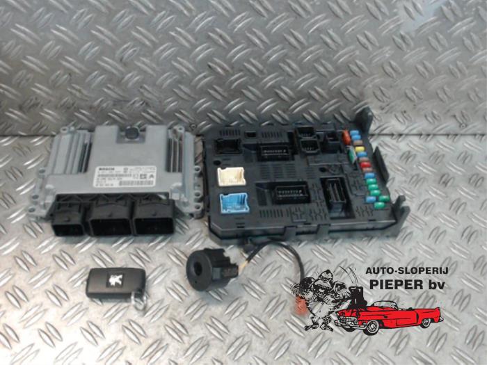 Engine management computer Peugeot 308 (4A/C), 2007 / 2015 1.6 16V THP 150, Hatchback, Petrol, 1.598cc, 110kW (150pk), FWD, EP6DT; 5FX, 2007-09 / 2014-10, 4A5FX; 4C5FX (Used)