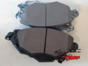 New Front brake pad Ford Mondeo III Wagon 1.8 16V Price € 44,47 Inclusive VAT offered by Autosloperij Pieper BV