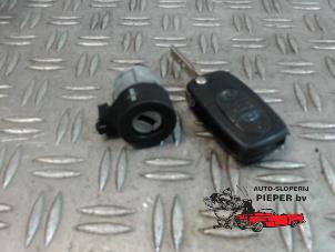 Used Ignition lock + key Volkswagen New Beetle (9C1/9G1) 2.0 Price on request offered by Autosloperij Pieper BV