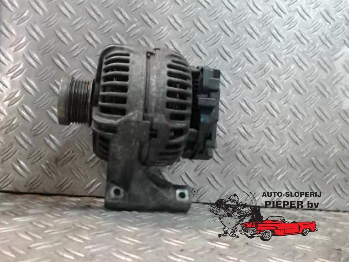 Begagnade Dynamo Volvo V70 (SW) 2.4 D5 20V Pris € 63,00 Marginaltabell erbjuds av Autosloperij Pieper BV