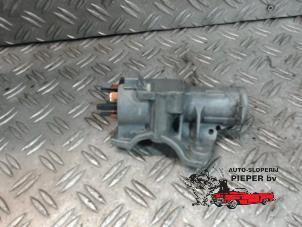 Used Ignition switch contact block Volkswagen Polo IV (9N1/2/3) 1.4 16V Price on request offered by Autosloperij Pieper BV