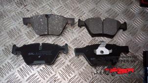 New Front brake pad BMW 3 serie (E90) Price € 31,76 Inclusive VAT offered by Autosloperij Pieper BV