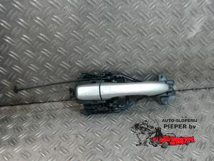 Used Front door handle 4-door, right Volvo V40 (MV) 2.0 D4 16V Price on request offered by Autosloperij Pieper BV