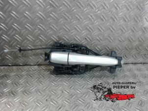 Used Rear door handle 4-door, right Volvo V40 (MV) 2.0 D4 16V Price on request offered by Autosloperij Pieper BV