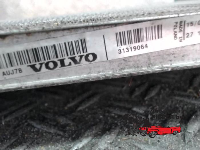 Radiateur d'un Volvo V40 (MV) 2.0 D4 16V 2014